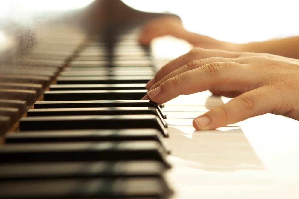 What are the Benefits of Piano Lessons for Children?