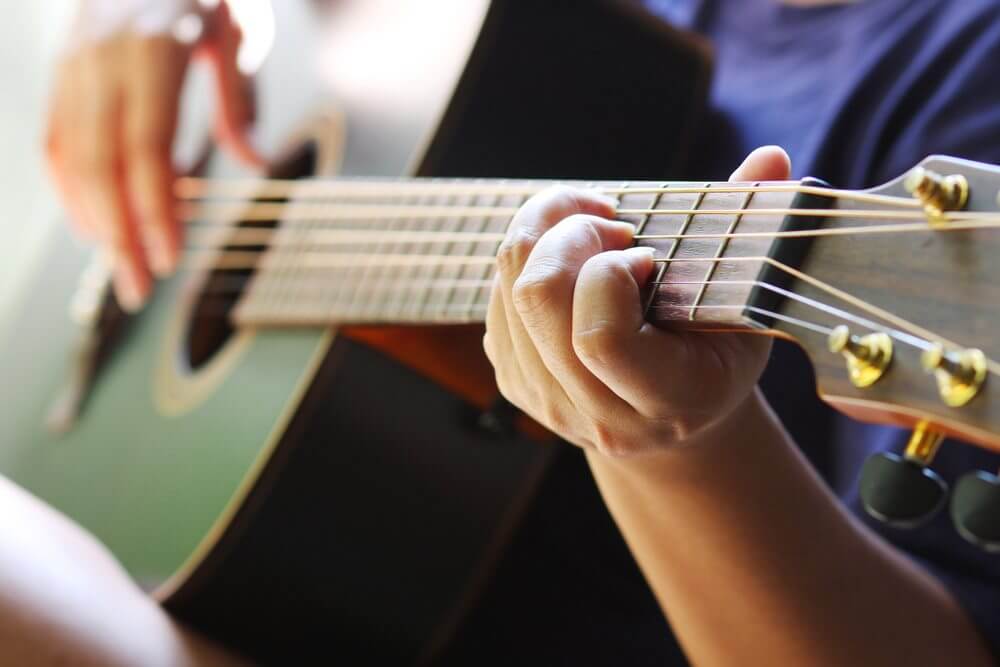 Fuel Your Creative Muse and Discover the Benefits of Adult Guitar Lessons!